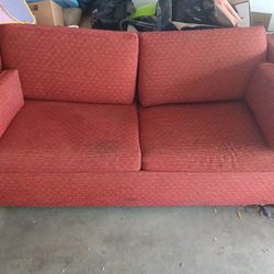 Couch With Pull Out Bed 