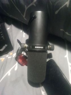Shure microphone SM7B