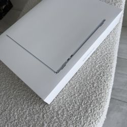 Brand New MacBook Air M4