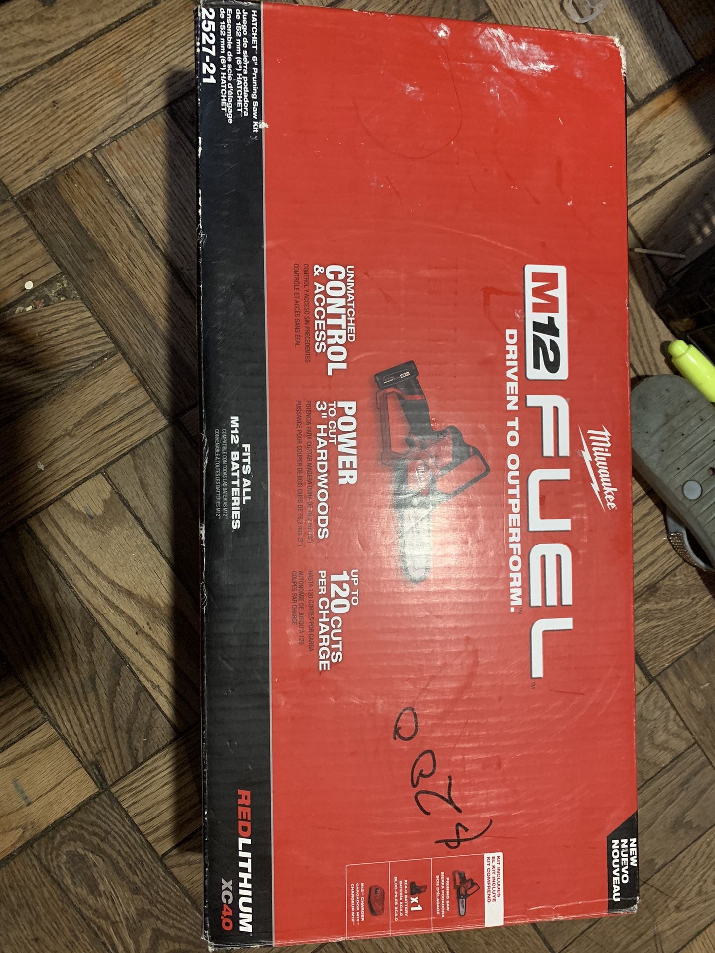 Milwaukee M12 FUEL 12-Volt Lithium-Ion Brushless Cordless 6 in. HATCHET Chainsaw Kit with 6.0 Ah and 4.0 Ah Battery, Charger