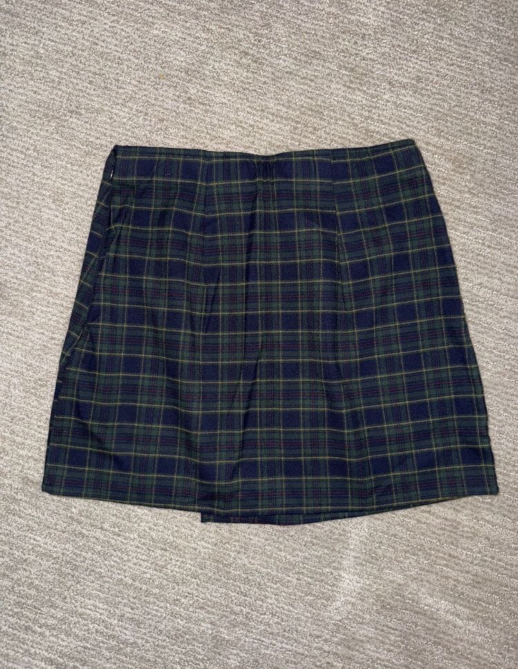 Hollister navy plaid skirt