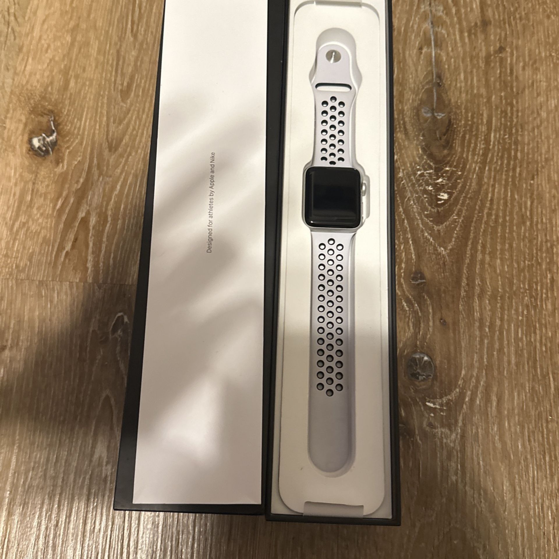 Nike Apple Watch Series 3 