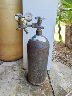 Nitrogen Tank With WELDMARK Regulator