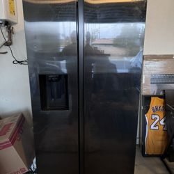 SAMSUNG DOUBLE FRIDGE