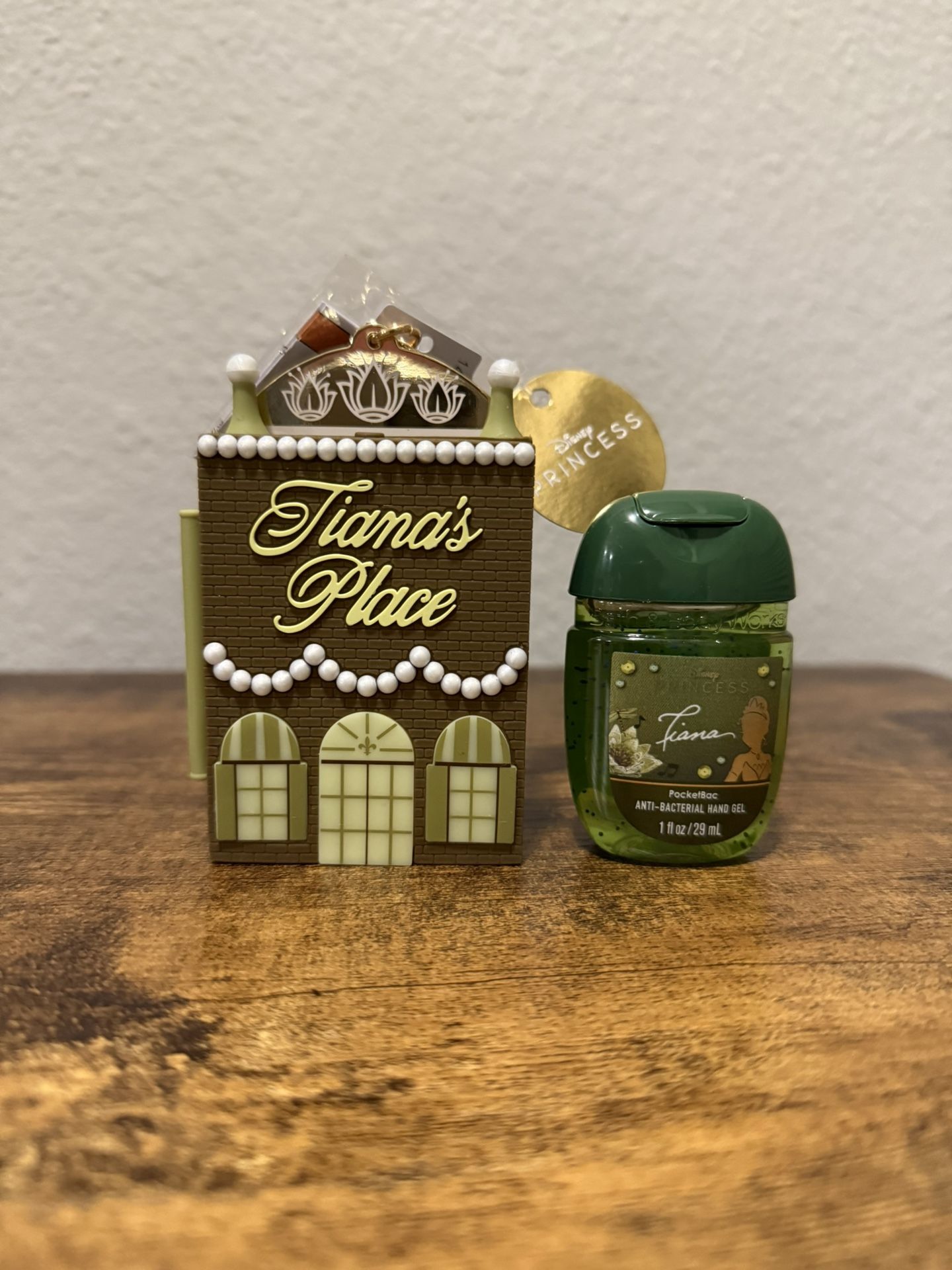 Disney Bath And Body Works Princess Collection Tiana Pocketbac Sanitizer Holder