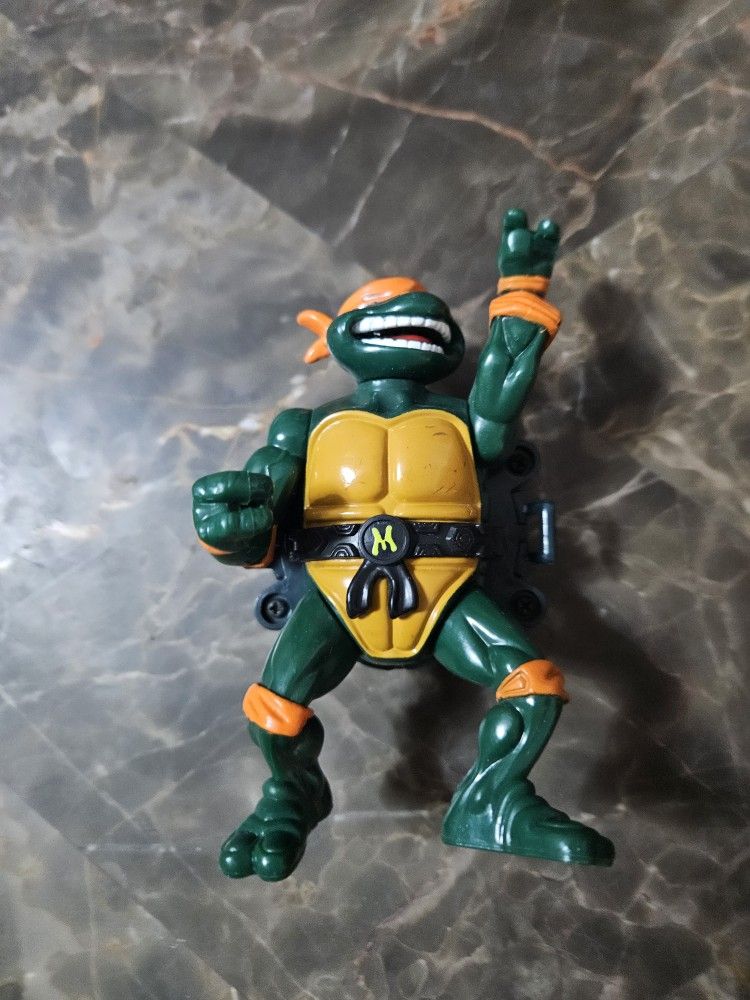 Vintage TMNT Talkin’ Michelangelo Playmates Action Figure