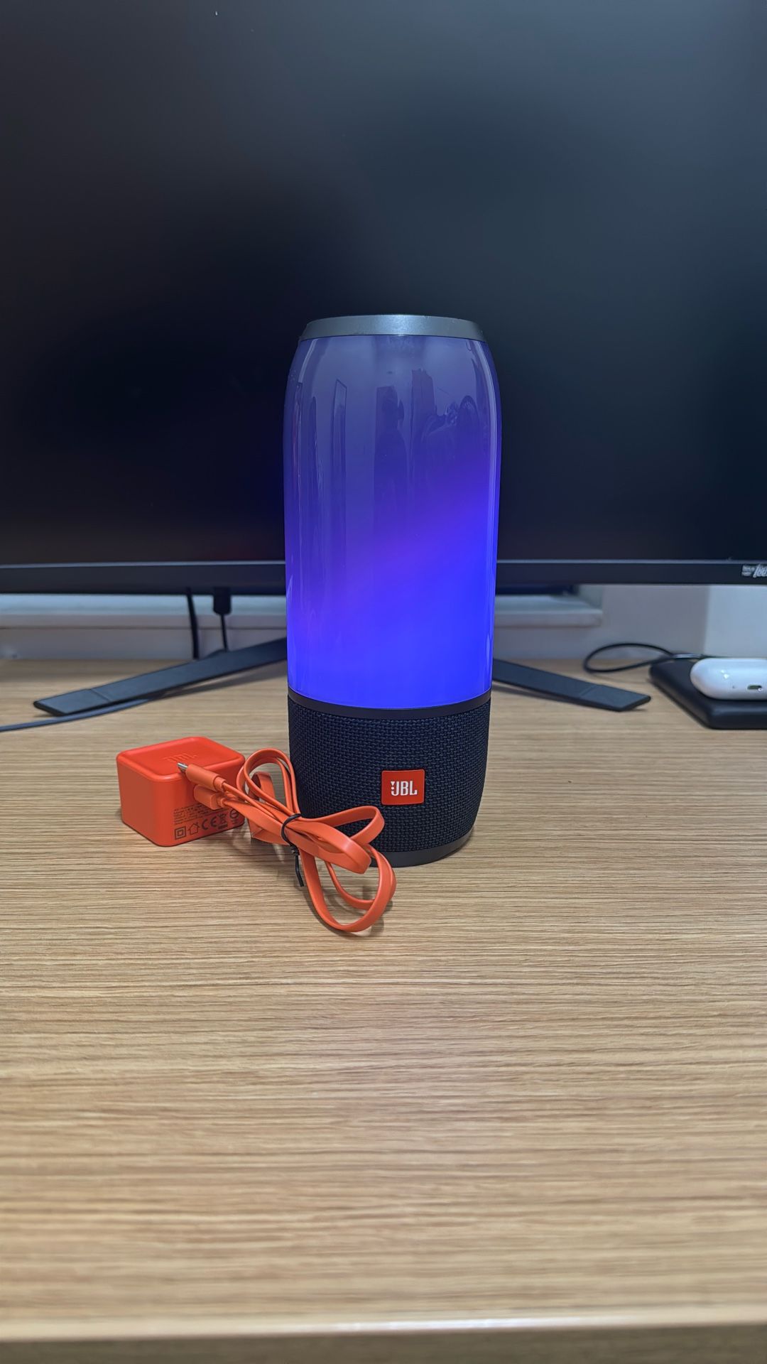 JBL Pulse 3 Speaker + Charger