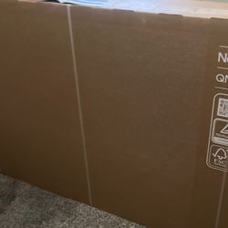 75" SAMSUNG 8K SMART TV 