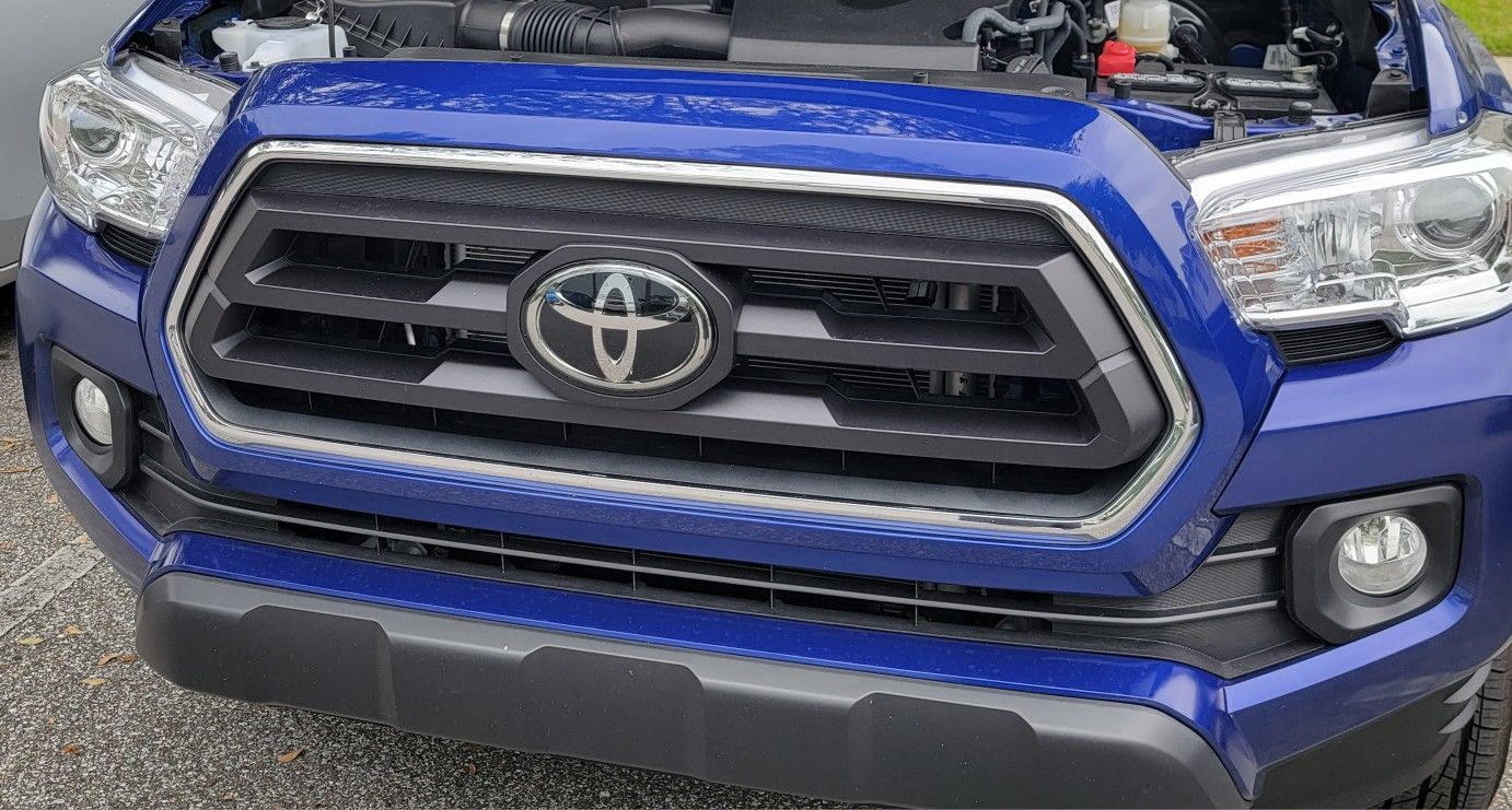 3rd Gen TOYOTA TACOMA SR5 grille