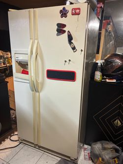 Refrigerator (side-by-side: 33”)