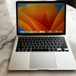 MacBook Air In Excellent Condition