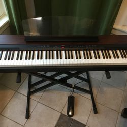 Yamaha 88-key Weighted Action Digital Keyboard 