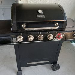 BBQ GIRL BY Dyna-Glo 6 Burners Super Clean Just Like Brand New 