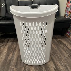 Sterilite Laundry Basket Hamper