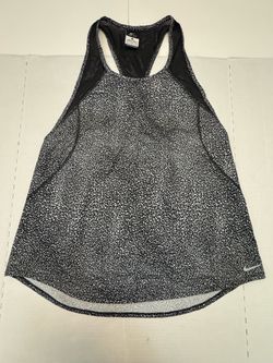 Pre Owned Fair Last Photo Discoloration  I have not tried to remove discoloration  Nike Dri Fit  Tank Top  Black White  Women  Size Large