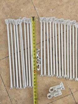 Closet shelf support arms / brackets