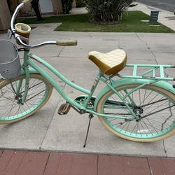 Huffy Deluxe Beach Cruise Bike
