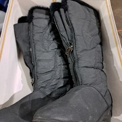 Size 11 Womans Boots 