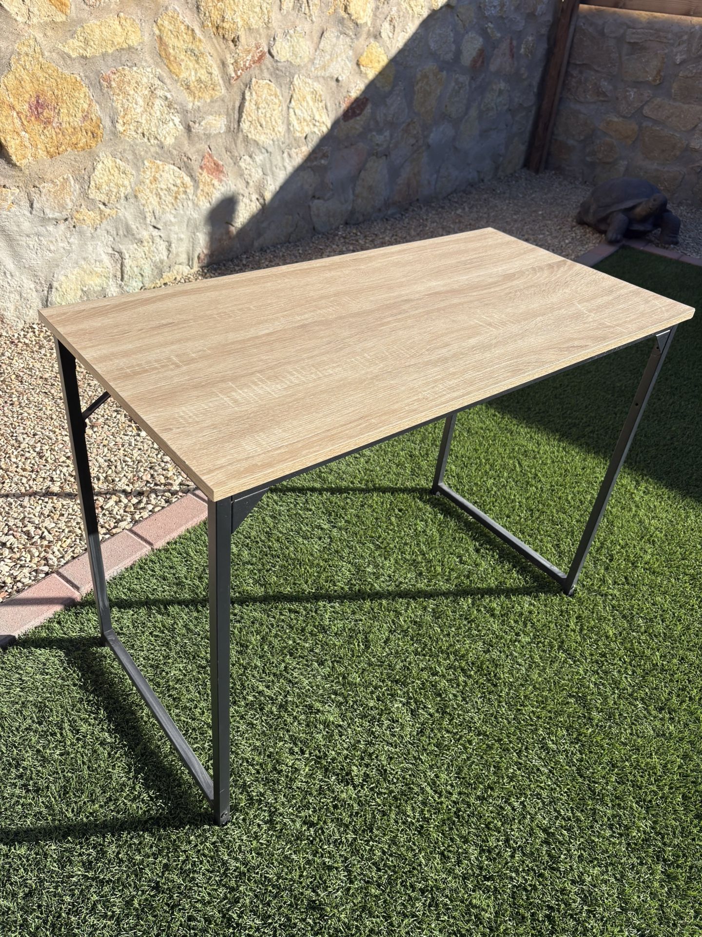 Desk / Table