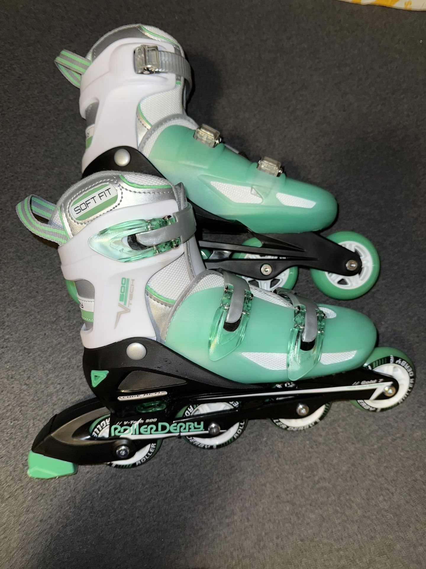 V 500 Tech Roller Derby Skates Women’s Size 6-9 Adjustable Code Activ Used Gear.