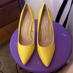 *NEW* CHARLES DAVID SZ 7 HEELS