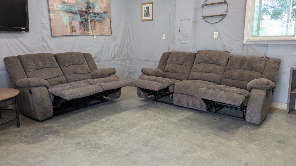 🛋️💥 Ashley Sofa And Love seat 4 Recliners 🛋️💥 Free Delivery And Financing Available
