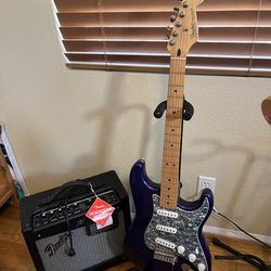 Fender MIM Stratocaster (Mint) w/ Fender Mustang Effects Amp
