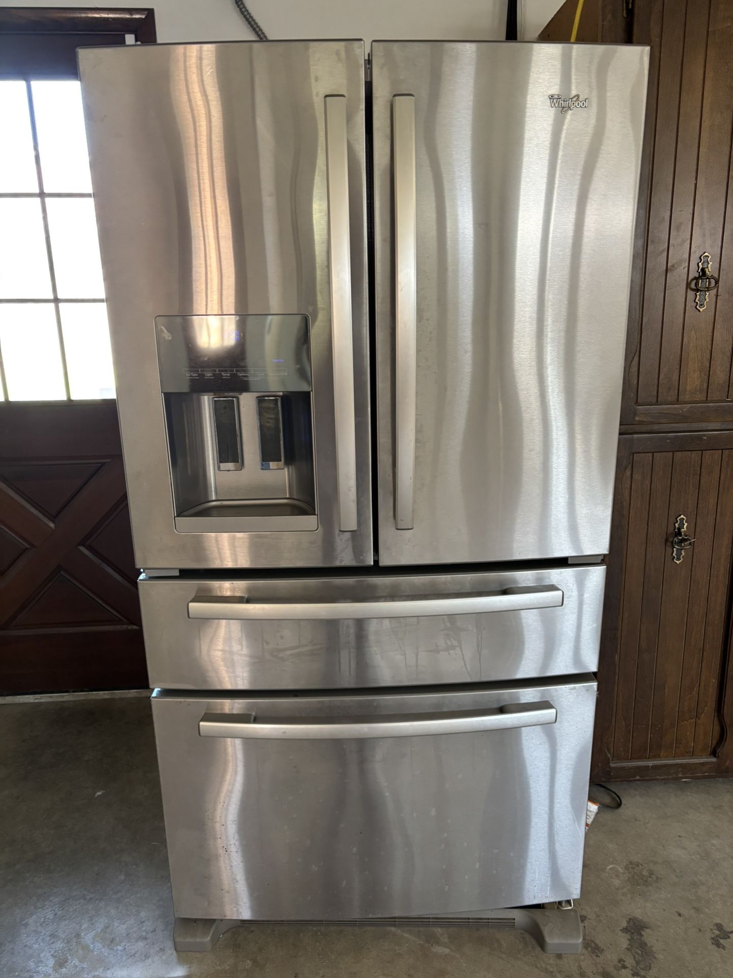 25 Cubic Ft whirlpool Refrigerator/Freezer