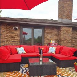 Outdoor Patio Red Sectional w Table