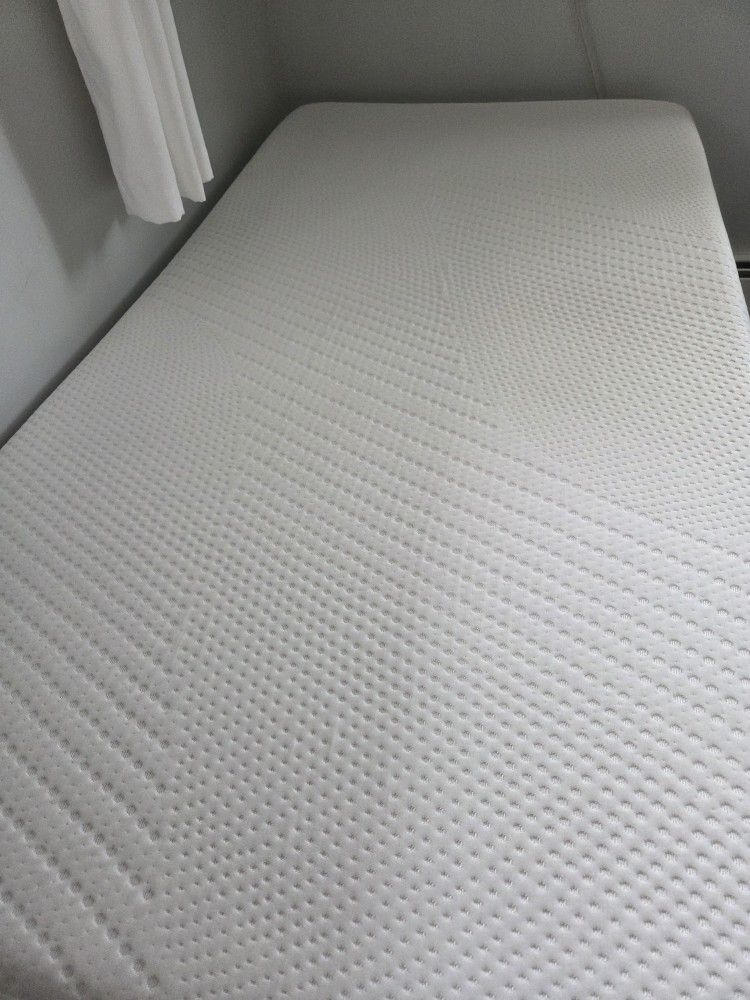 Zinus Twin Bed and Frame