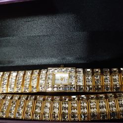 Beautiful New Crystal Quarts Watch And bracelet