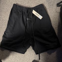 Fear of God Essentials black shorts Size M 