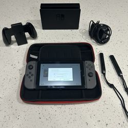 Nintendo Switch-extra Cleab With 128 Gig Doc Amd All Accesories