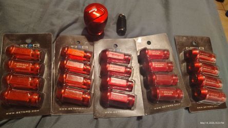 lugs and shift knob