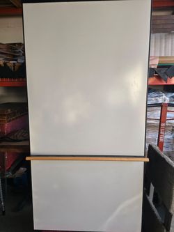 Dry erase board