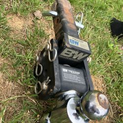 B&W 5 INCH DROP HITCH 