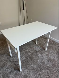 Foldable white table