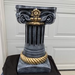 Medium Sized Pedestal