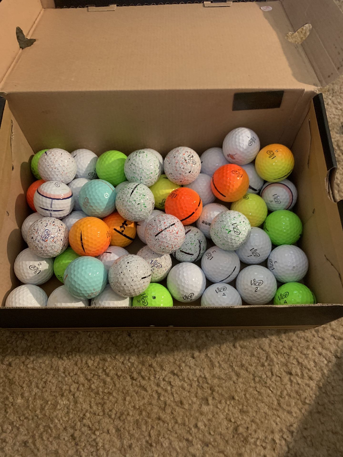 60 Golf Balls Vice In Good Condition