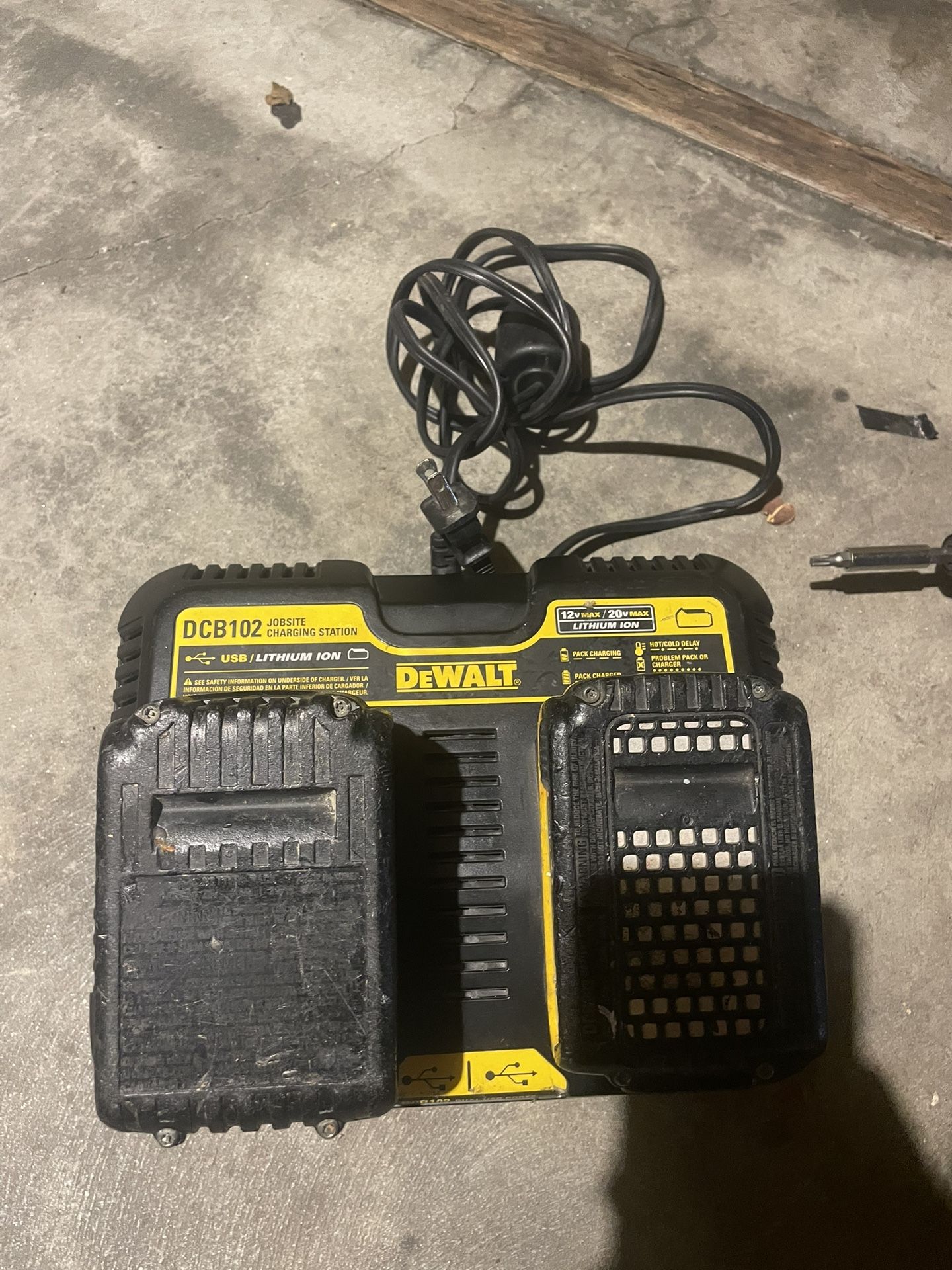 DEWALT 12/20V MAX Battery Charge With Two Battery’s