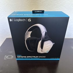 Wireless Gaming Headset, Logitech G933 Artemis Spectrum, Snow