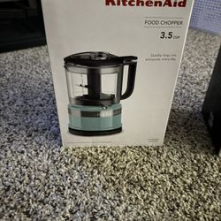 Kitchen Chopper and hand mixer