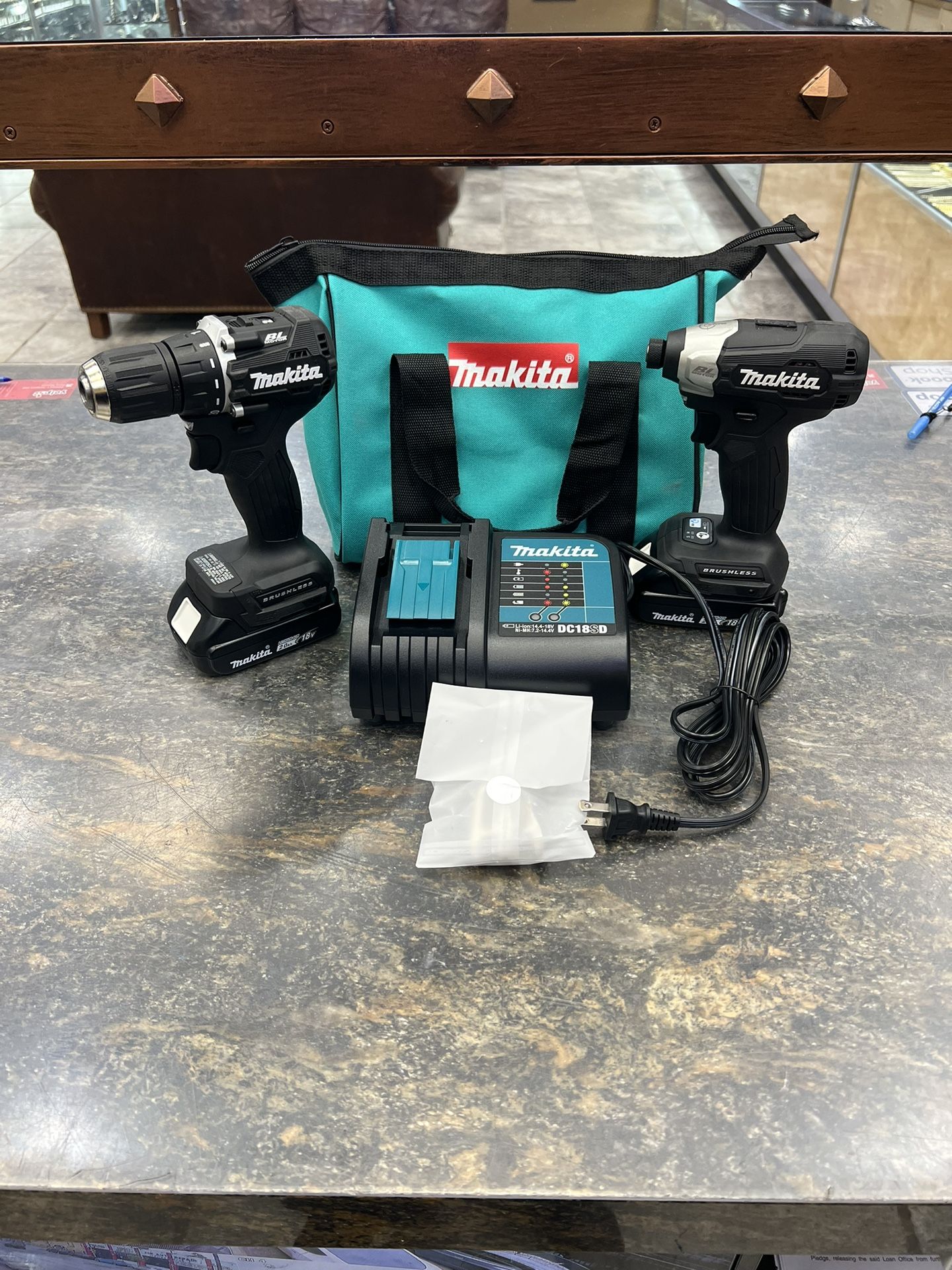 Makita XFD15 Drill Driver & Makita XDT18 Impact w/ Batteries & Charger,makita,makita Drill,makita Brushless Drill Set,makita Impact Drill,NEW