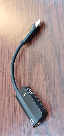 Iphone Lightning 2 in 1 music 3.5 mm + charger