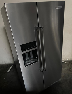Deal: KitchenAid Stainless Side-by-Side w/ Ice Maker — Clean
