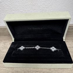 VC & A Silver/Diamond  Clover Bracelet