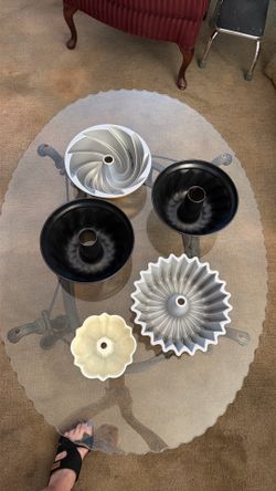 Bunt cake pans