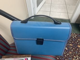 Plastic binder carry case