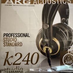 Studio Akg Wired Headphones 