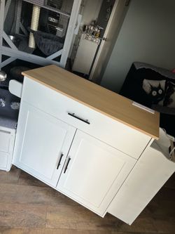 Kitchen island